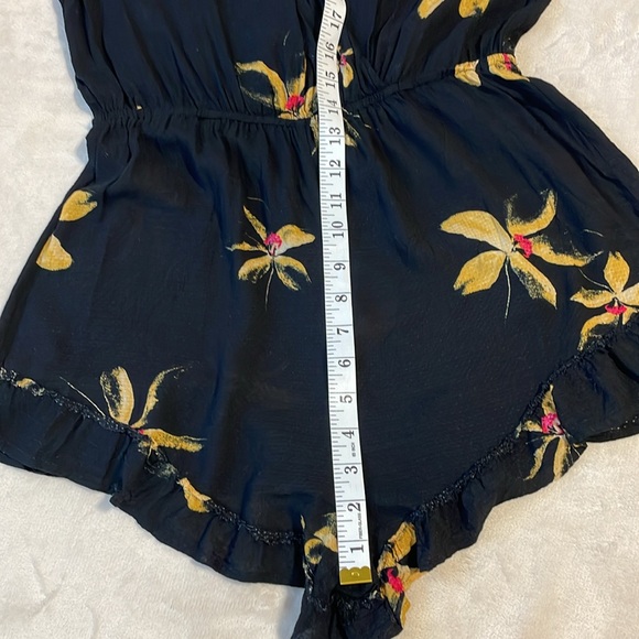 Free People FP Intimately Black Floral Surplice Ruffle Shorts Romper Small - Picture 6 of 9